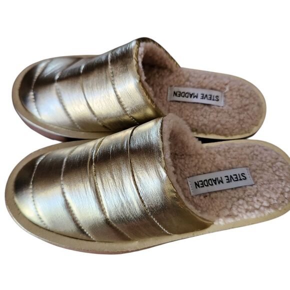 Steve Madden Chex Gold Metallic Quilted Slippers Faux Fur Lining Size 6 NIB - Picture 2 of 10